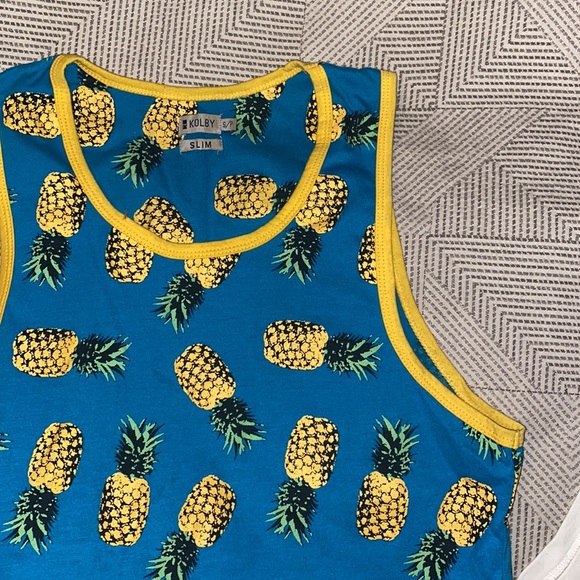 [Various] Set of 5 tanktops - Picture 3 of 6